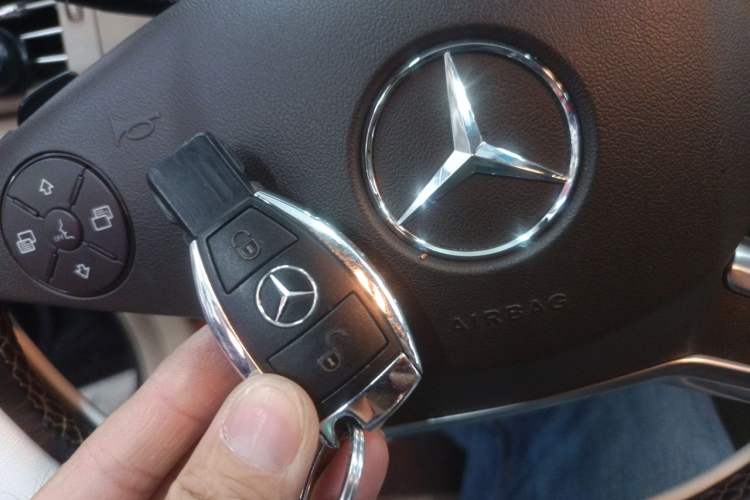 Used Mercedes-Benz R-Class 2014 R 320 4MATIC Luxury Model Vehicle Key