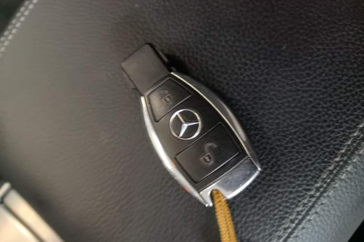 Used Mercedes-Benz R-Class 2014 R 320 4MATIC Business Model Vehicle Key
