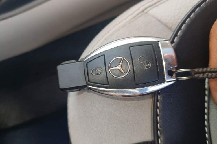 Used Mercedes-Benz R-Class 2014 R 320 4MATIC Business Model Vehicle Key