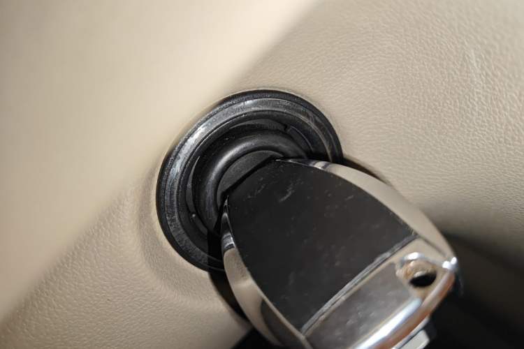 Used Mercedes-Benz R-Class 2014 R 400 4MATIC Business Model Vehicle Key