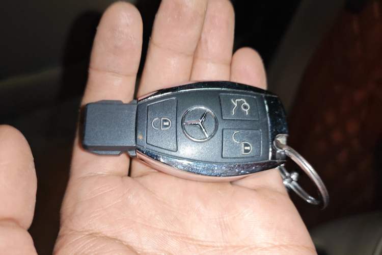 Used Mercedes-Benz R-Class 2014 R 400 4MATIC Business Model Vehicle Key