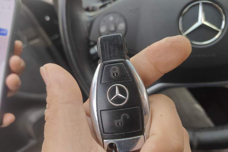 Used Mercedes-Benz R-Class 2014 R 320 4MATIC Business Model Vehicle Key