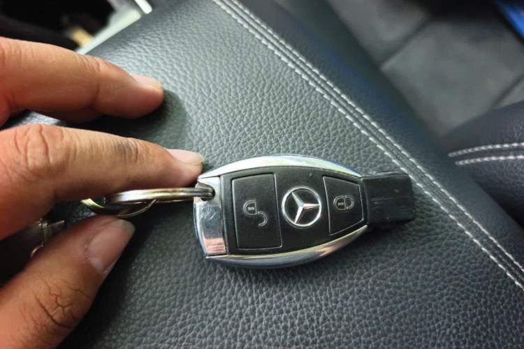 Used Mercedes-Benz R-Class 2014 R 320 4MATIC Business Model Vehicle Key