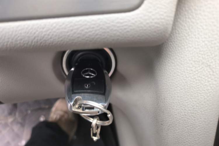 Used Mercedes-Benz R-Class 2014 R 320 4MATIC Business Model Vehicle Key