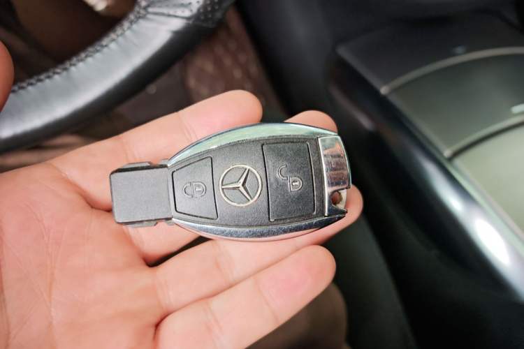 Used Mercedes-Benz R-Class 2014 R 320 4MATIC Business Model Vehicle Key
