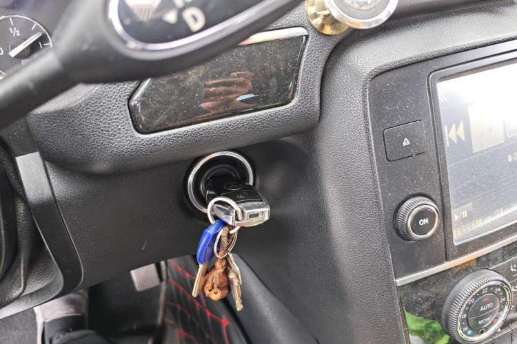 Used Mercedes-Benz R-Class 2014 R 320 4MATIC Luxury Model Vehicle Key