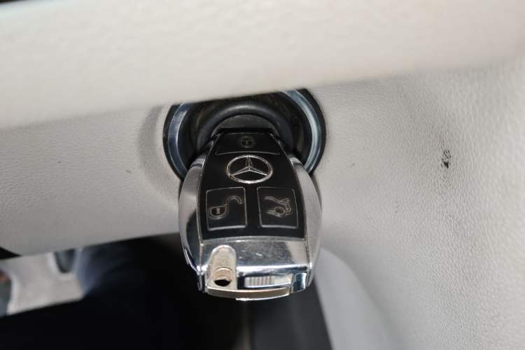 Used Mercedes-Benz R-Class 2014 R 400 4MATIC Business Model Vehicle Key