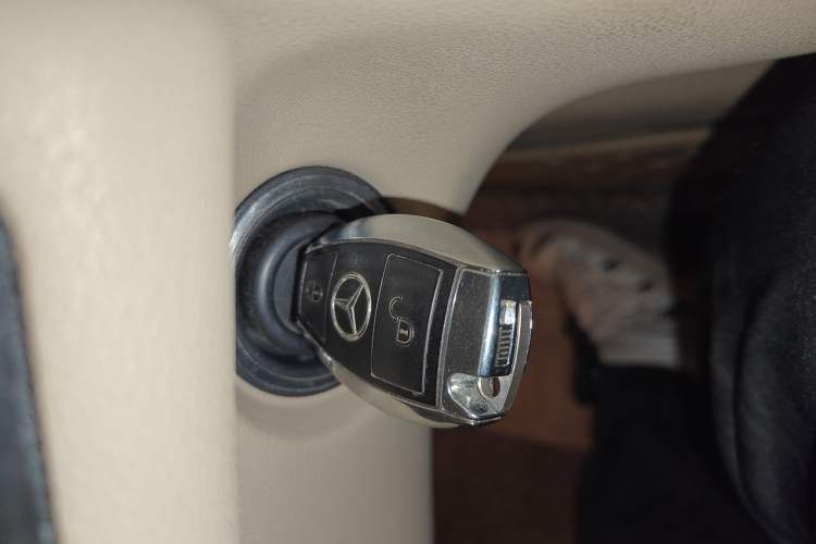 Used Mercedes-Benz R-Class 2014 R 320 4MATIC Luxury Model Vehicle Key
