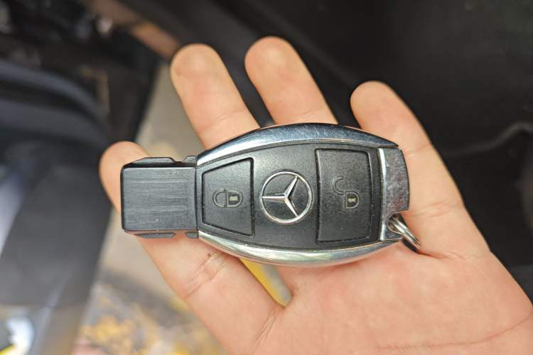 Used Mercedes-Benz R-Class 2014 R 320 4MATIC Business Model Interior 1