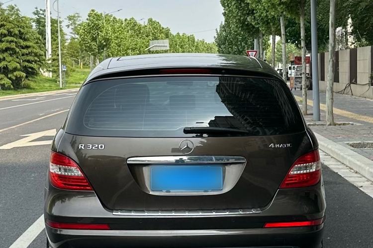 Used Mercedes-Benz R-Class 2014 R 320 4MATIC Business Model Interior 6