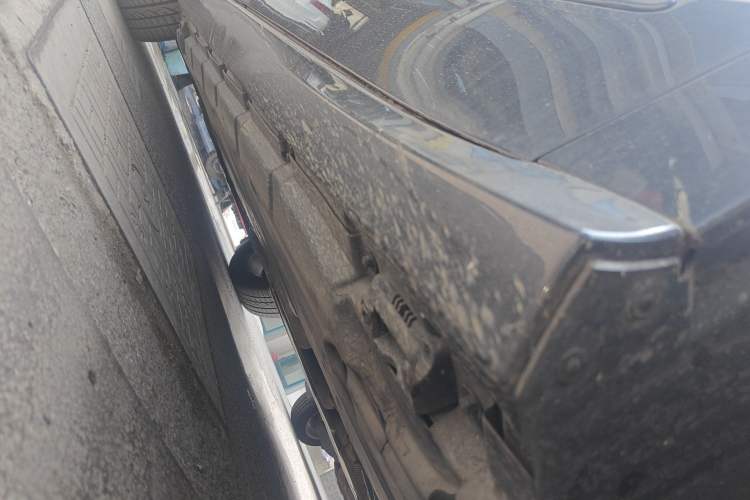 Used Mercedes-Benz R-Class 2014 R 400 4MATIC Luxury Model Chassis Front Right