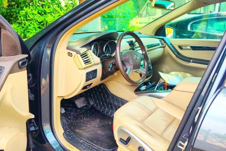 Used Mercedes-Benz R-Class 2014 R 400 4MATIC Business Model Driver Seat