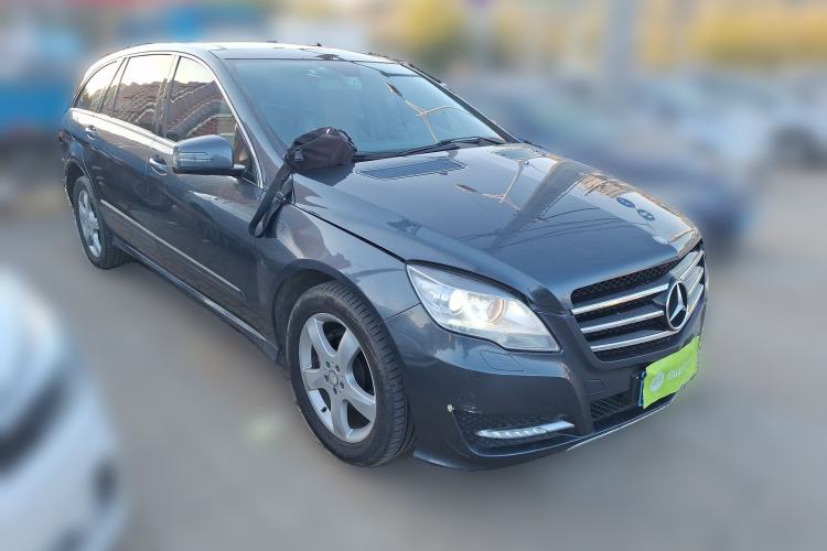 Used Mercedes-Benz R-Class 2014 R 320 4MATIC Luxury Model Front Right 45 Deg