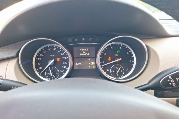 Used Mercedes-Benz R-Class 2014 R 320 4MATIC Luxury Model Instrument Cluster