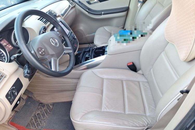 Used Mercedes-Benz R-Class 2014 R 320 4MATIC Luxury Model Left Front Seat