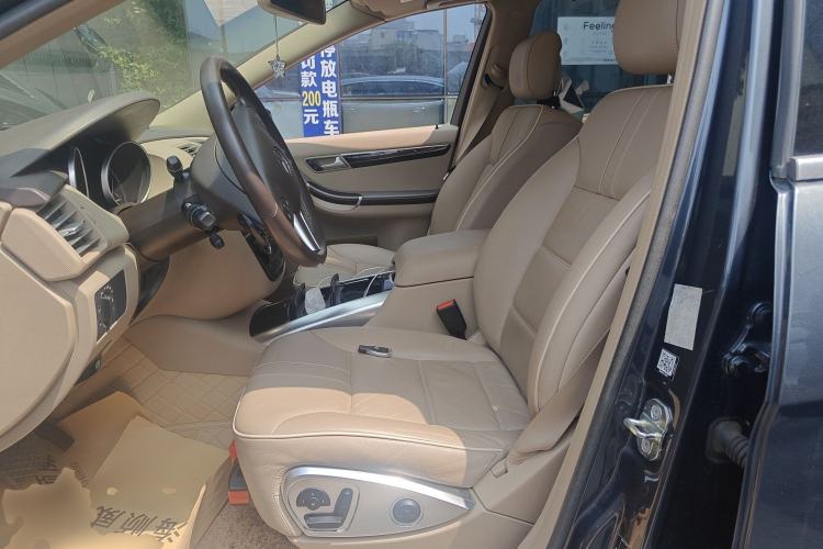 Used Mercedes-Benz R-Class 2014 R 400 4MATIC Luxury Model Left Front Seat