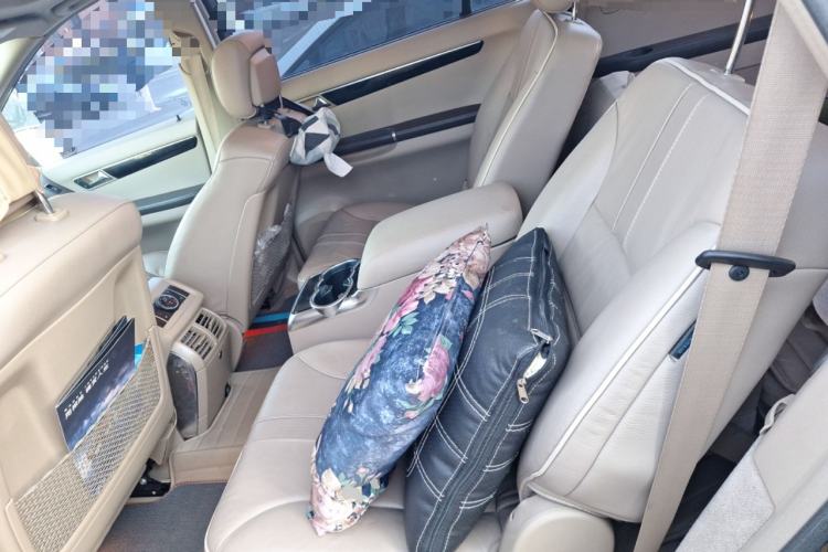 Used Mercedes-Benz R-Class 2014 R 320 4MATIC Luxury Model Left Rear Seat