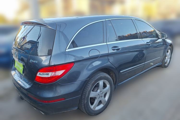 Used Mercedes-Benz R-Class 2014 R 320 4MATIC Luxury Model Rear Right 45 Deg