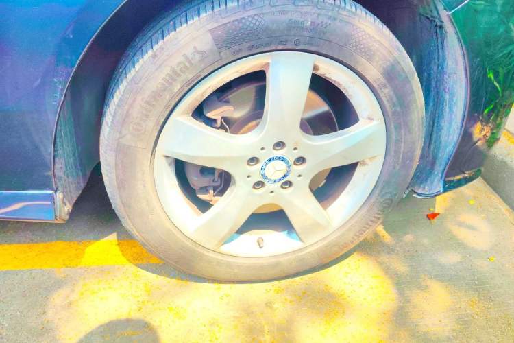 Used Mercedes-Benz R-Class 2014 R 400 4MATIC Business Model Right Front Wheel Hub