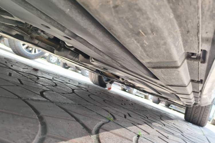 Used Mercedes-Benz R-Class 2014 R 320 4MATIC Business Model Chassis Front Left
