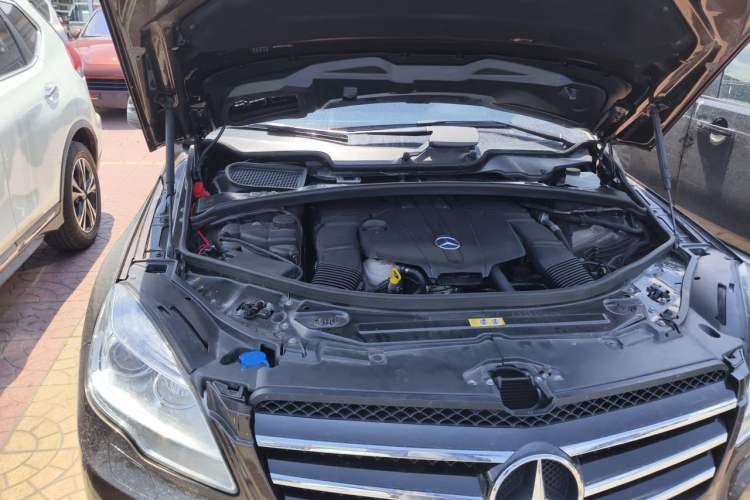 Used Mercedes-Benz R-Class 2014 R 320 4MATIC Business Model Engine Bay Right