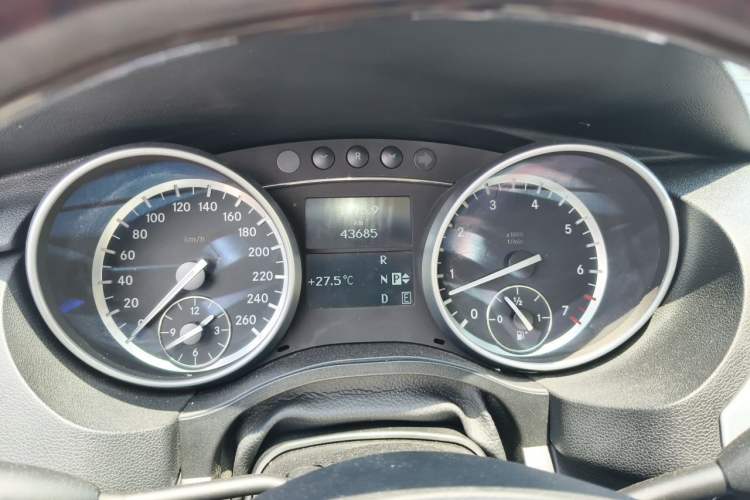 Used Mercedes-Benz R-Class 2014 R 320 4MATIC Business Model Instrument Cluster
