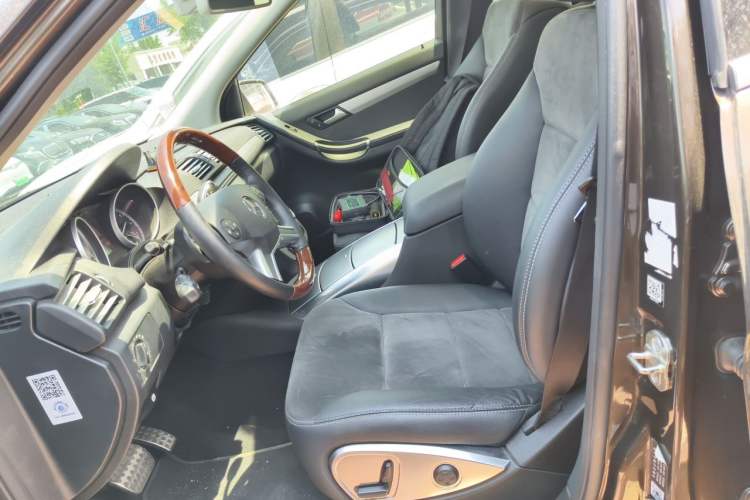 Used Mercedes-Benz R-Class 2014 R 320 4MATIC Business Model Left Front Seat