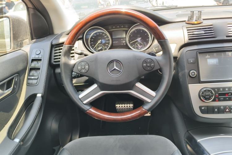 Used Mercedes-Benz R-Class 2014 R 320 4MATIC Business Model Steering Wheel