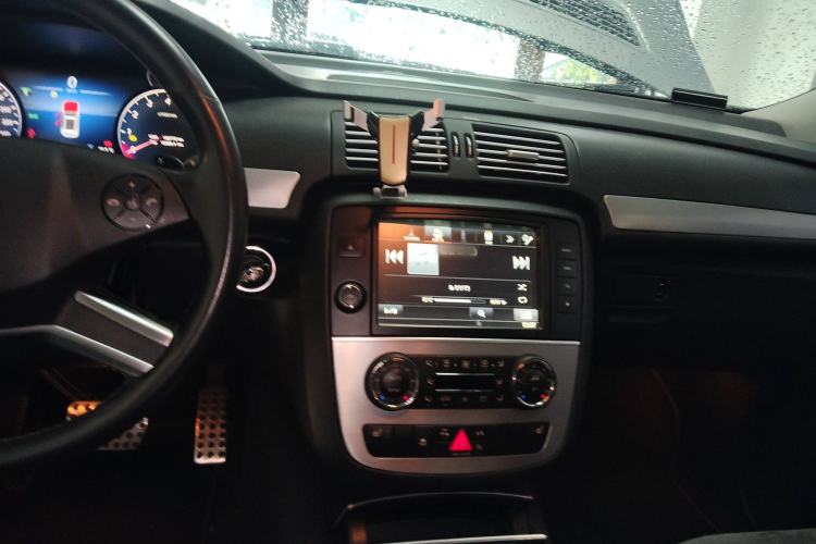 Used Mercedes-Benz R-Class 2014 R 320 4MATIC Business Model Audio And AC Panel