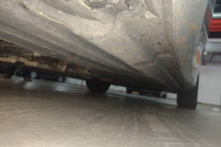 Used Mercedes-Benz R-Class 2014 R 320 4MATIC Business Model Chassis Front Left