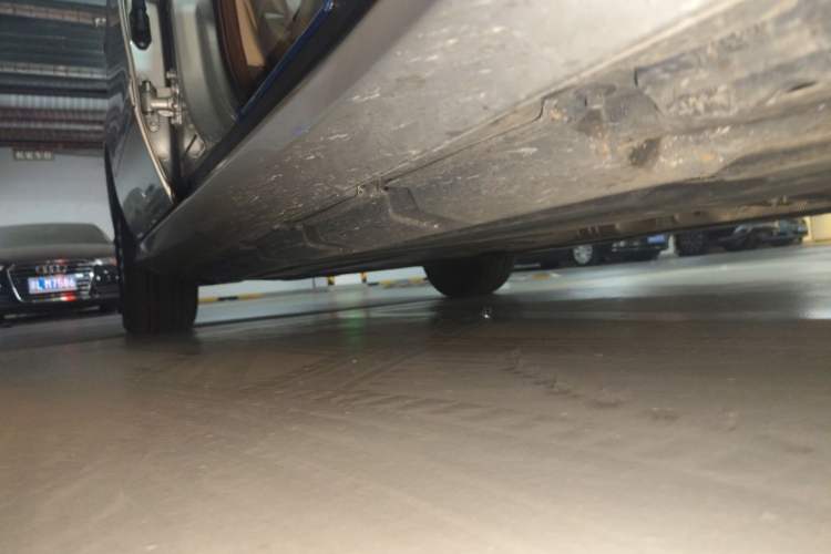 Used Mercedes-Benz R-Class 2014 R 320 4MATIC Business Model Chassis Front Right