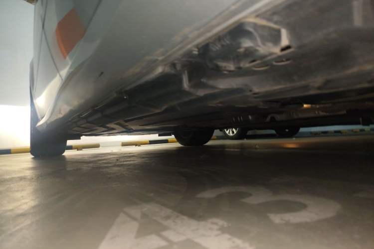 Used Mercedes-Benz R-Class 2014 R 320 4MATIC Business Model Chassis Rear Left
