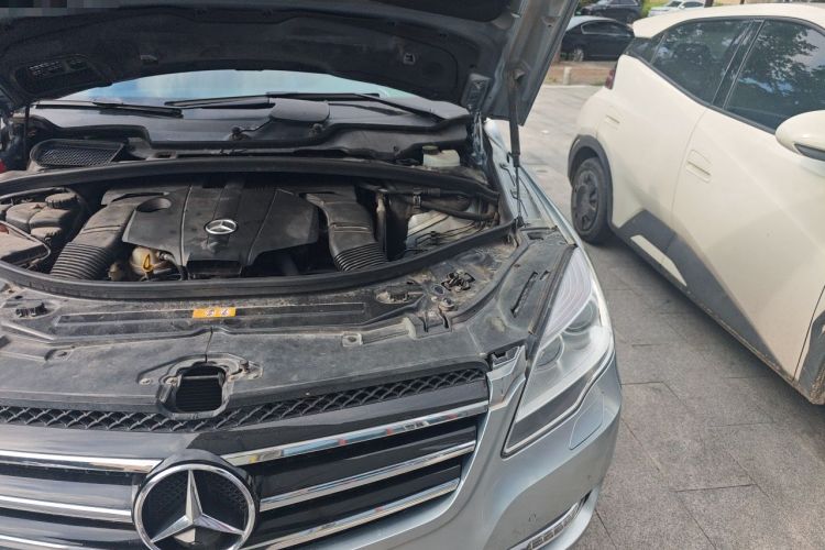 Used Mercedes-Benz R-Class 2014 R 400 4MATIC Business Model Engine Bay Left