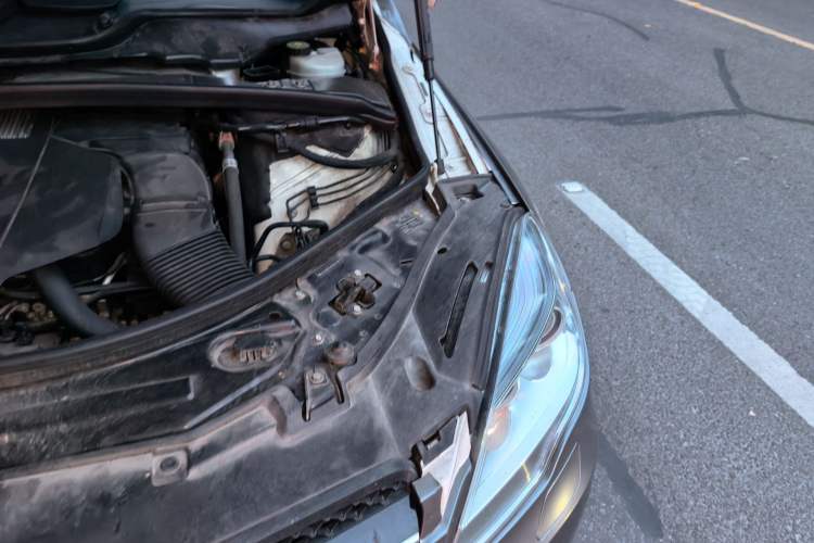 Used Mercedes-Benz R-Class 2014 R 320 4MATIC Business Model Engine Bay Left