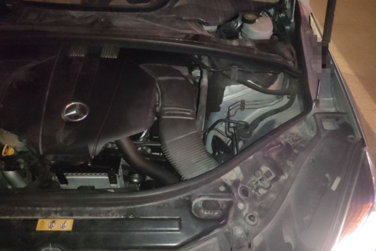 Used Mercedes-Benz R-Class 2014 R 400 4MATIC Business Model Engine Bay Left