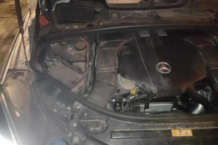Used Mercedes-Benz R-Class 2014 R 400 4MATIC Business Model Engine Bay Right