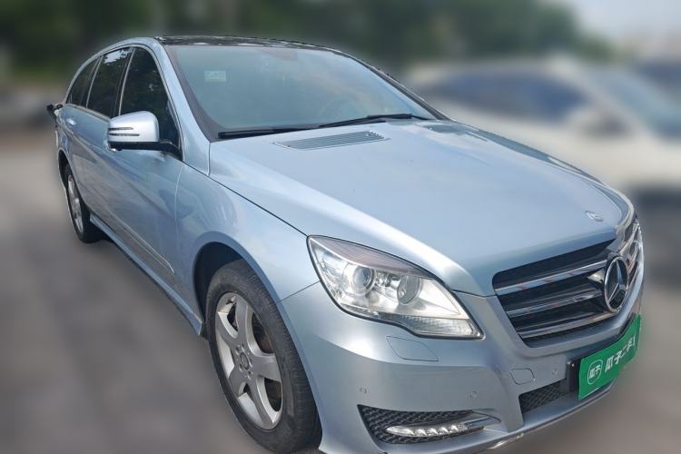 Used Mercedes-Benz R-Class 2014 R 400 4MATIC Business Model Front Right 45 Deg