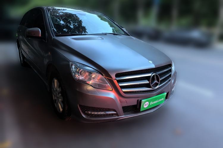 Used Mercedes-Benz R-Class 2014 R 320 4MATIC Business Model Front Right 45 Deg