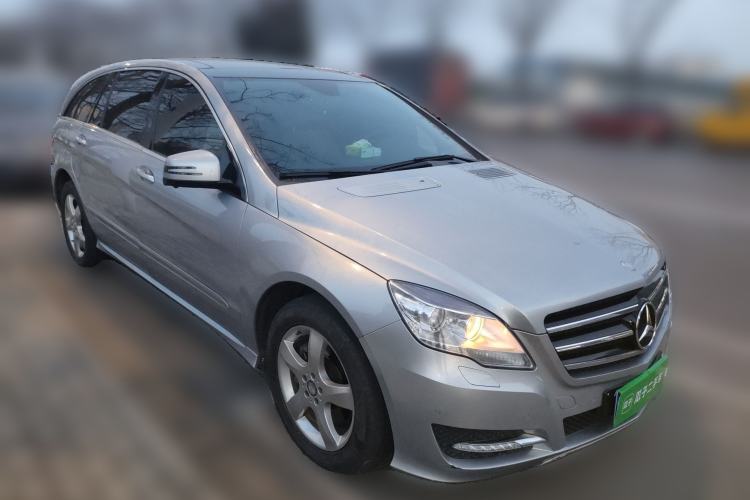 Used Mercedes-Benz R-Class 2014 R 400 4MATIC Business Model Front Right 45 Deg