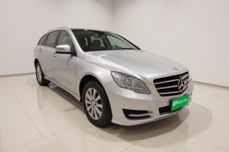 Used Mercedes-Benz R-Class 2014 R 320 4MATIC Business Model Front Right 45 Deg