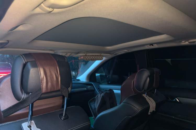 Used Mercedes-Benz R-Class 2014 R 320 4MATIC Business Model Headliner