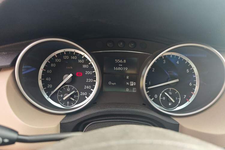 Used Mercedes-Benz R-Class 2014 R 400 4MATIC Business Model Instrument Cluster