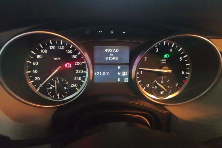 Used Mercedes-Benz R-Class 2014 R 320 4MATIC Business Model Instrument Cluster