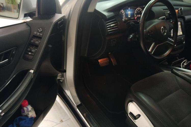 Used Mercedes-Benz R-Class 2014 R 320 4MATIC Business Model Interior 3