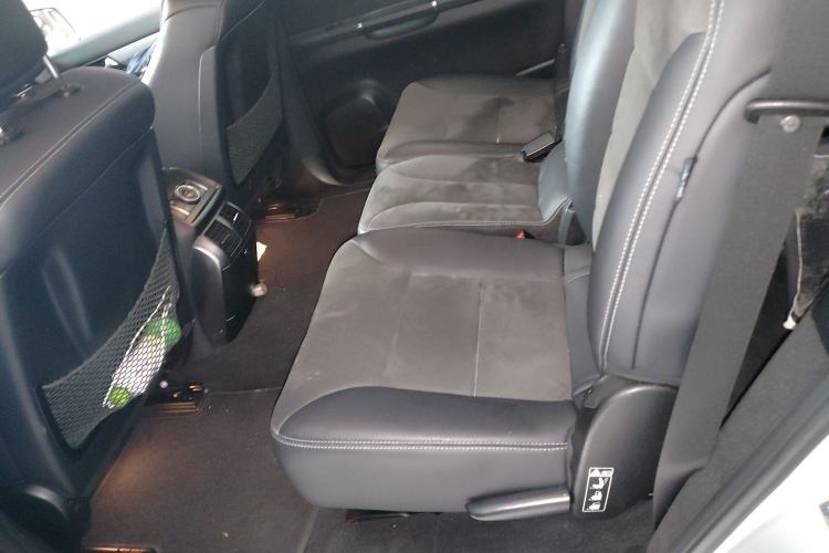 Used Mercedes-Benz R-Class 2014 R 320 4MATIC Business Model Interior 4