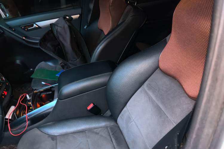 Used Mercedes-Benz R-Class 2014 R 320 4MATIC Business Model Left Front Seat