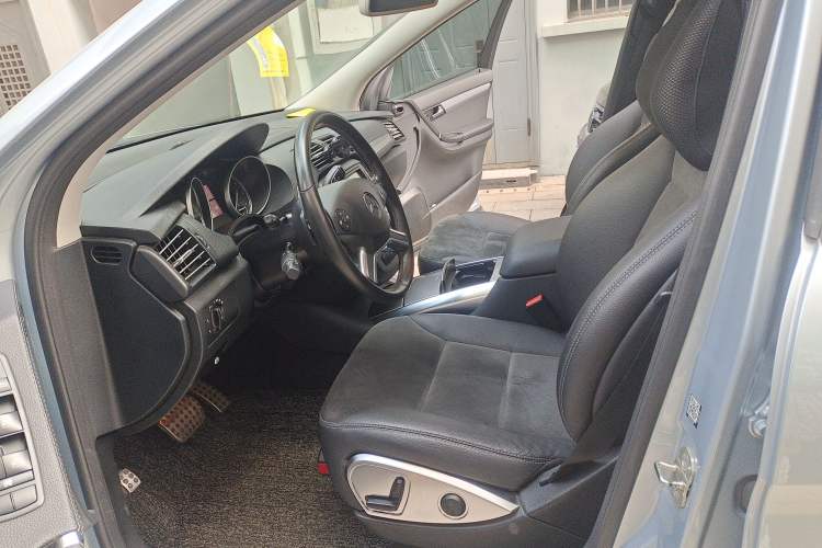 Used Mercedes-Benz R-Class 2014 R 320 4MATIC Business Model Left Front Seat