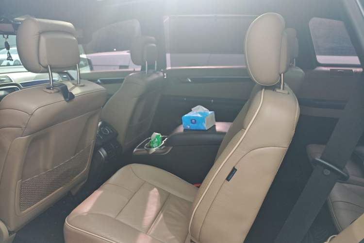 Used Mercedes-Benz R-Class 2014 R 400 4MATIC Business Model Left Rear Seat