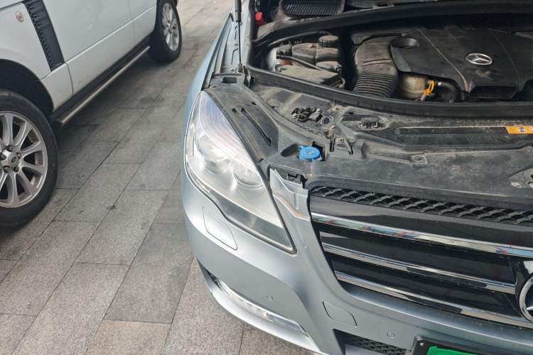 Used Mercedes-Benz R-Class 2014 R 400 4MATIC Business Model Right Front Headlight
