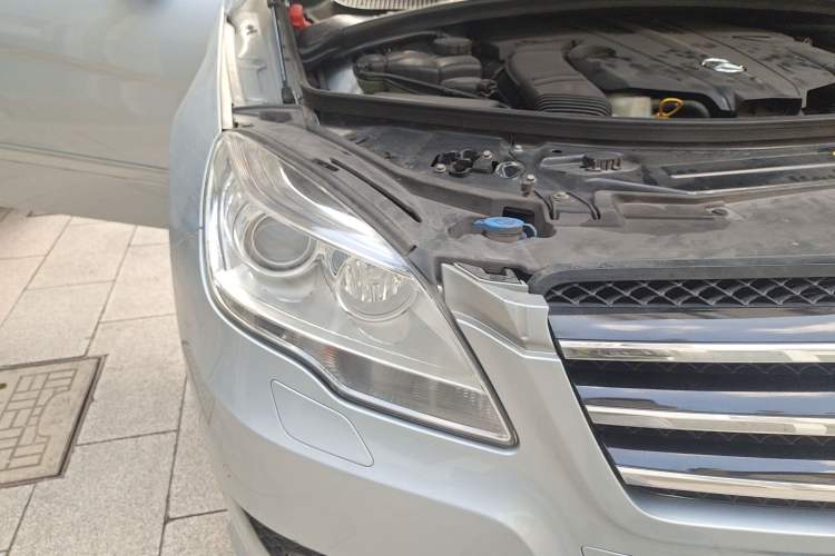 Used Mercedes-Benz R-Class 2014 R 320 4MATIC Business Model Right Front Headlight